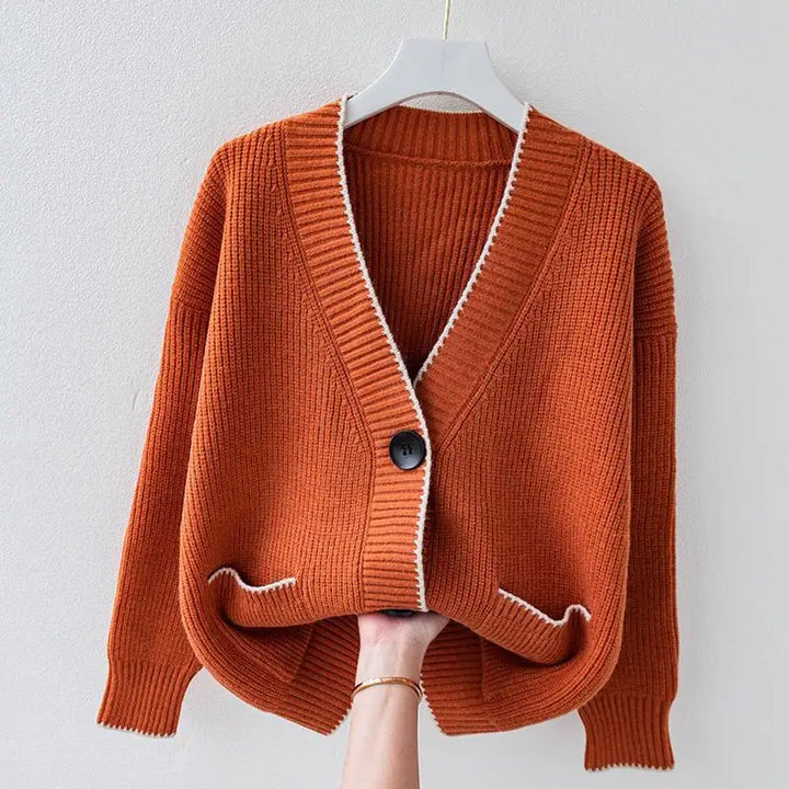ILANA | CHIC BUTTON CARDIGAN